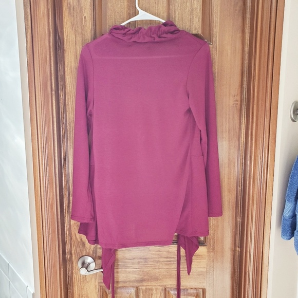 Women's Ruffle Cardigan - Picture 4 of 6